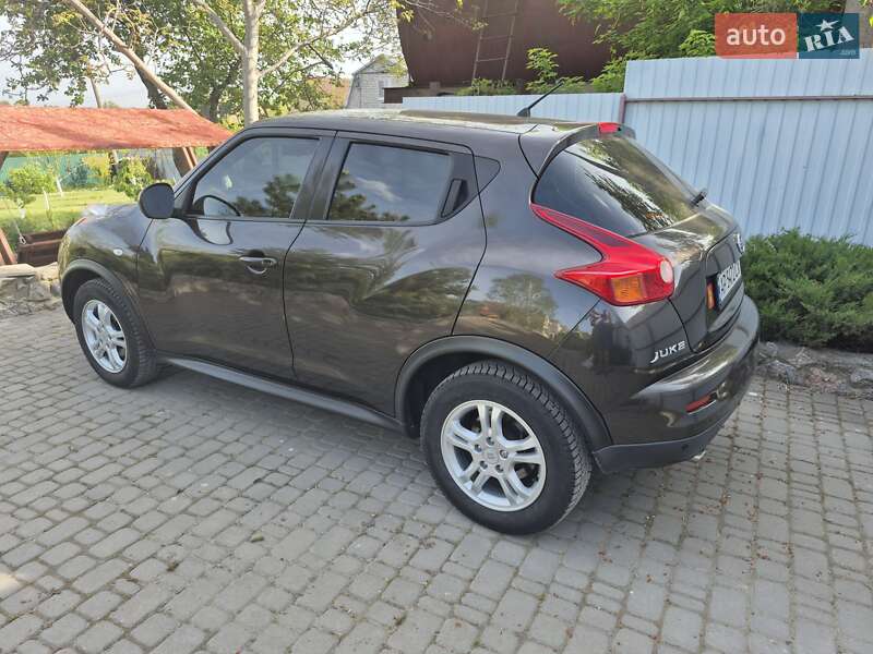 Внедорожник / Кроссовер Nissan Juke 2012 в 