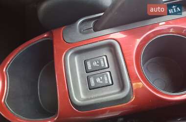 Внедорожник / Кроссовер Nissan Juke 2011 в 