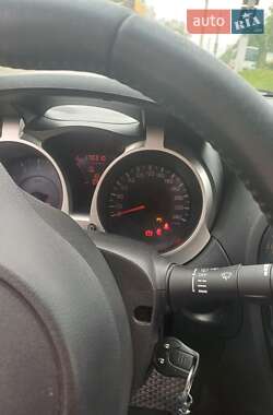 Внедорожник / Кроссовер Nissan Juke 2012 в 