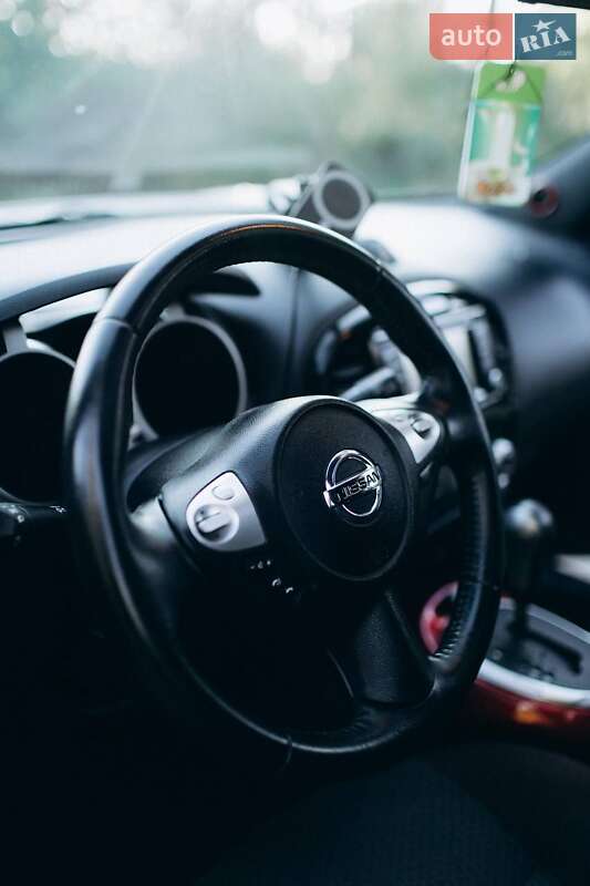 Позашляховик / Кросовер Nissan Juke 2015 в Овідіополі