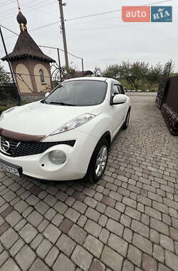 Позашляховик / Кросовер Nissan Juke 2012 в 