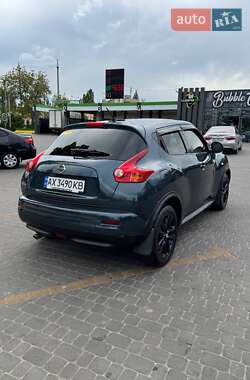 Позашляховик / Кросовер Nissan Juke 2013 в 