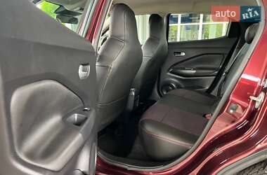 Позашляховик / Кросовер Nissan Juke 2021 в 