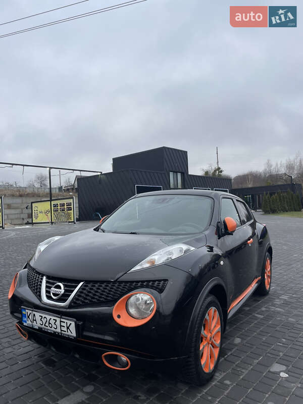 Позашляховик / Кросовер Nissan Juke 2013 в 