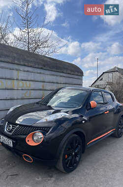 Позашляховик / Кросовер Nissan Juke 2013 в 