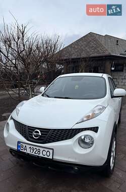 Позашляховик / Кросовер Nissan Juke 2013 в 