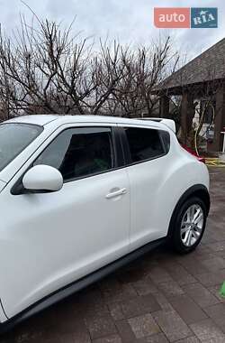 Позашляховик / Кросовер Nissan Juke 2013 в 