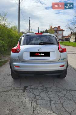 Позашляховик / Кросовер Nissan Juke 2012 в 
