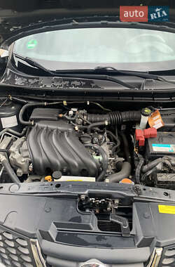 Внедорожник / Кроссовер Nissan Juke 2011 в 