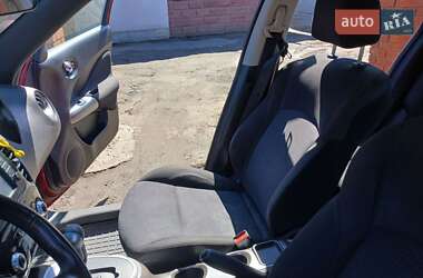 Позашляховик / Кросовер Nissan Juke 2010 в 