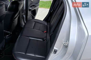 Внедорожник / Кроссовер Nissan Juke 2014 в 