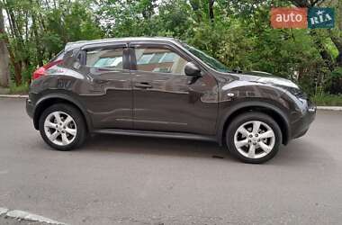 Позашляховик / Кросовер Nissan Juke 2011 в 