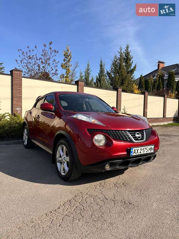 Позашляховик / Кросовер Nissan Juke 2012 в 