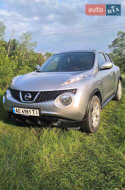 Внедорожник / Кроссовер Nissan Juke 2010 в 