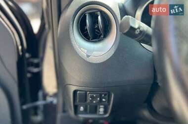 Внедорожник / Кроссовер Nissan Juke 2013 в 