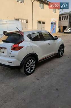 Позашляховик / Кросовер Nissan Juke 2013 в 
