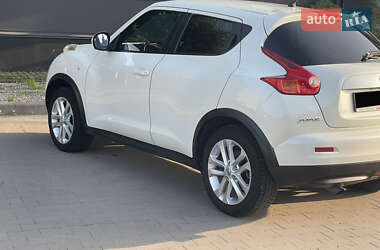 Внедорожник / Кроссовер Nissan Juke 2011 в 