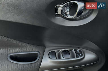 Внедорожник / Кроссовер Nissan Juke 2012 в 