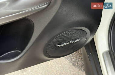Внедорожник / Кроссовер Nissan Juke 2013 в 