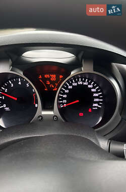 Позашляховик / Кросовер Nissan Juke 2011 в 