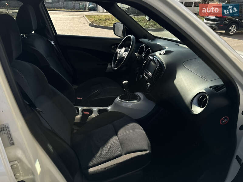 Позашляховик / Кросовер Nissan Juke 2015 в Дубні