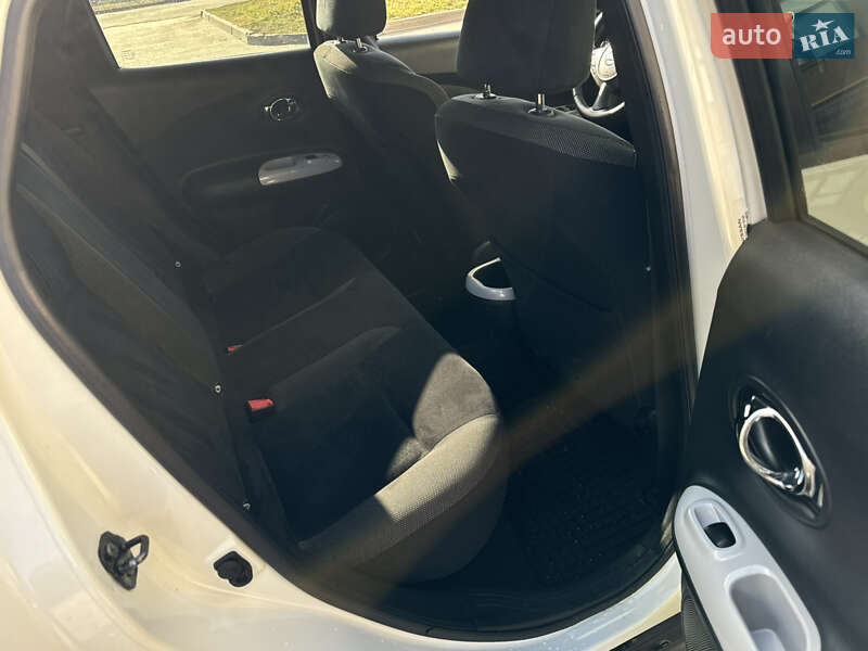 Позашляховик / Кросовер Nissan Juke 2015 в Дубні