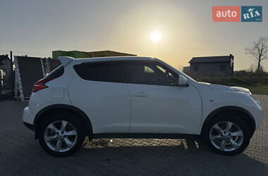Позашляховик / Кросовер Nissan Juke 2012 в 
