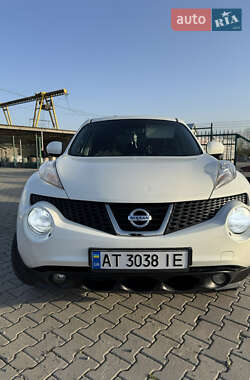 Позашляховик / Кросовер Nissan Juke 2012 в 