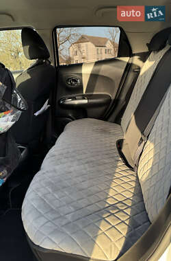Позашляховик / Кросовер Nissan Juke 2012 в 