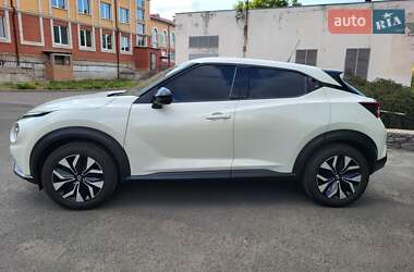 Внедорожник / Кроссовер Nissan Juke 2021 в 