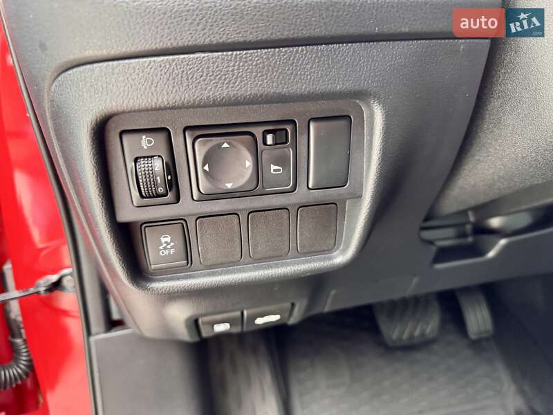 Позашляховик / Кросовер Nissan Juke 2016 в Чернівцях