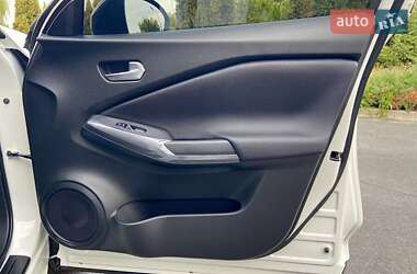 Внедорожник / Кроссовер Nissan Juke 2021 в 