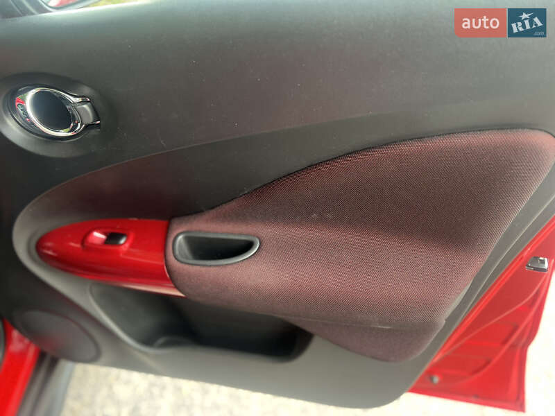 Позашляховик / Кросовер Nissan Juke 2015 в Львові