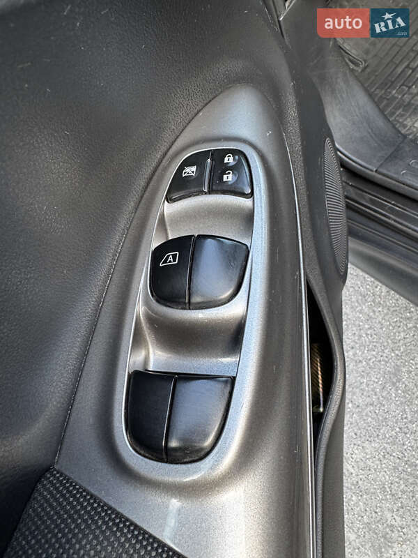 Позашляховик / Кросовер Nissan Juke 2013 в Києві