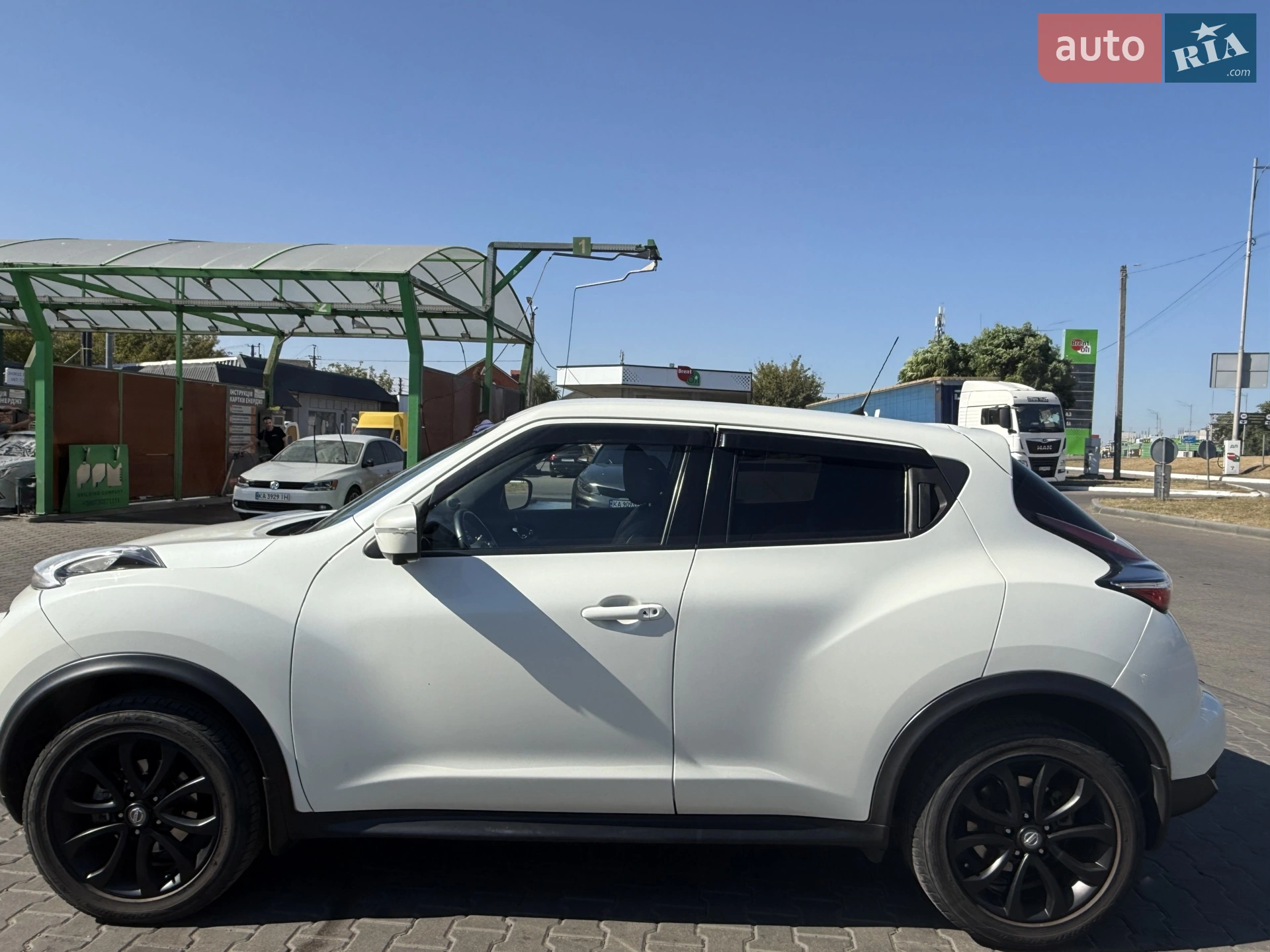 2015 Nissan Juke - мініатюра 2