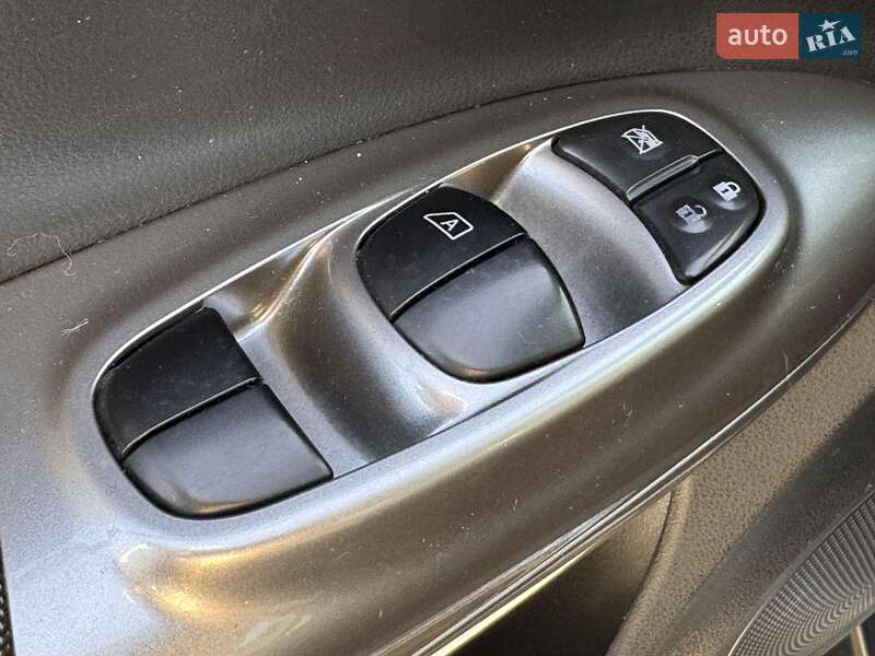 Внедорожник / Кроссовер Nissan Juke 2012 в Львове фото 34 Внедорожник / Кроссовер Nissan Juke 2012 в Львове