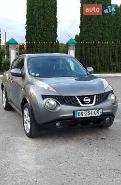 Внедорожник / Кроссовер Nissan Juke 2011 в Дубно