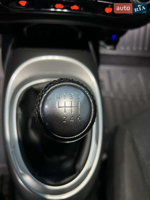 Позашляховик / Кросовер Nissan Juke 2011 в Дніпрі