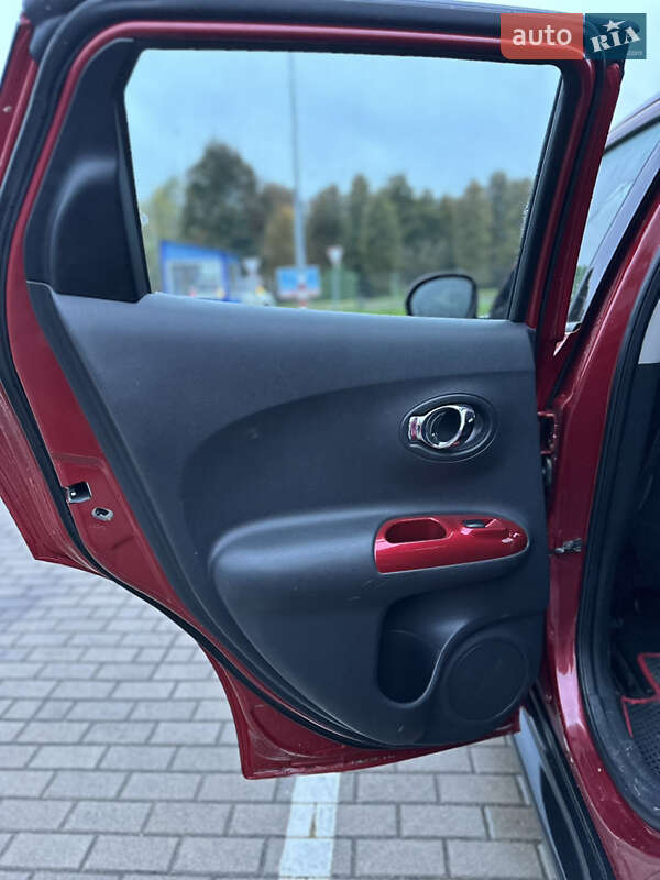 Внедорожник / Кроссовер Nissan Juke 2012 в Дубно