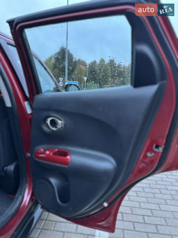 Внедорожник / Кроссовер Nissan Juke 2012 в Дубно