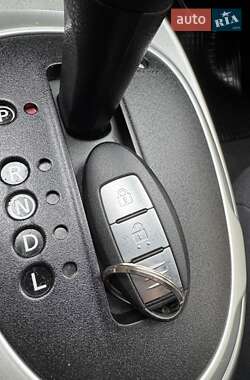 Внедорожник / Кроссовер Nissan Juke 2011 в 