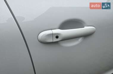 Внедорожник / Кроссовер Nissan Juke 2011 в 