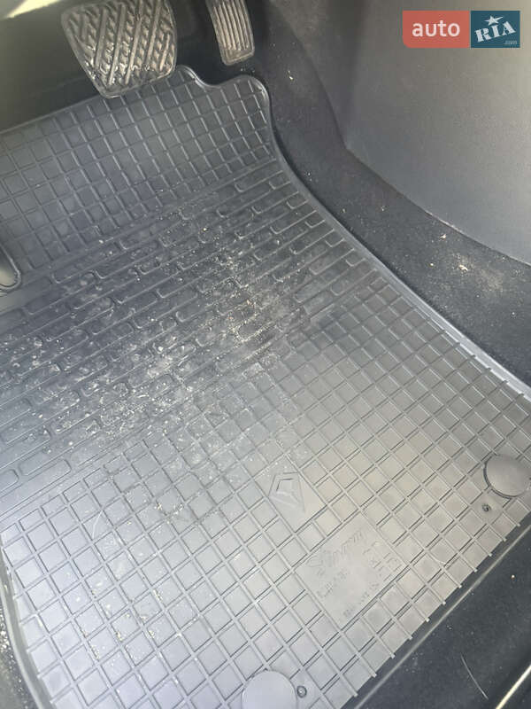 Внедорожник / Кроссовер Nissan Juke 2012 в Днепре фото 5 Внедорожник / Кроссовер Nissan Juke 2012 в Днепре