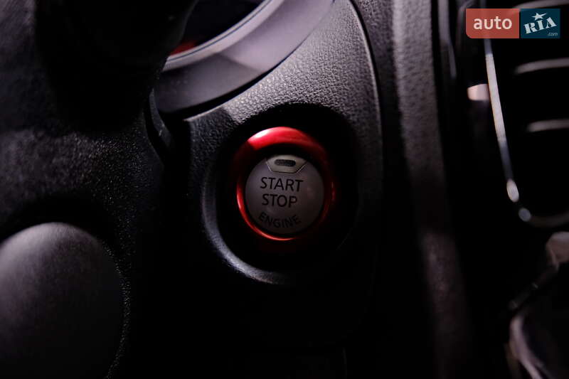 Позашляховик / Кросовер Nissan Juke 2013 в Одесі