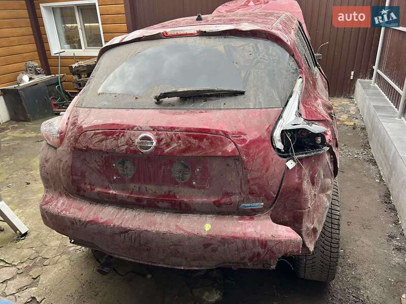 Внедорожник / Кроссовер Nissan Juke 2015 в Ольшанке