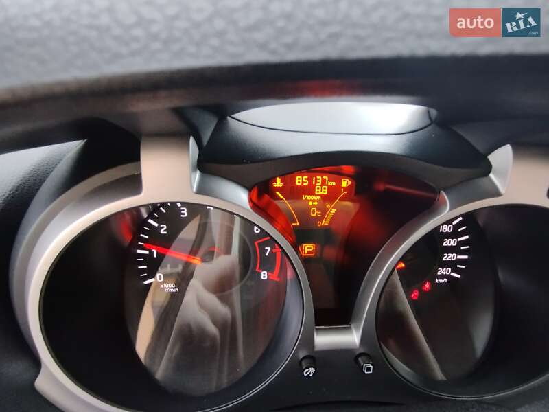 Внедорожник / Кроссовер Nissan Juke 2017 в Каменец-Подольском