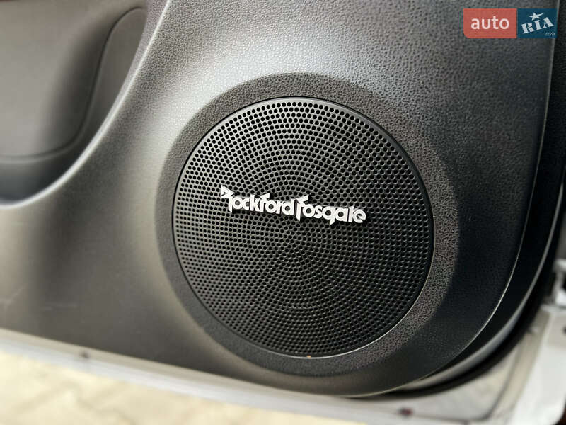 Позашляховик / Кросовер Nissan Juke 2015 в Одесі