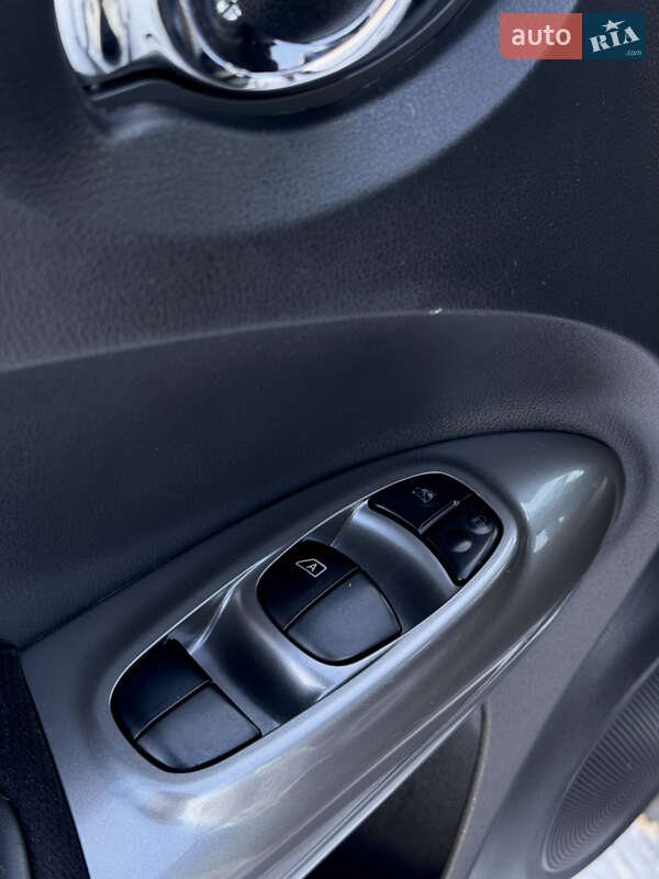 Внедорожник / Кроссовер Nissan Juke 2016 в Чернигове фото 25 Внедорожник / Кроссовер Nissan Juke 2016 в Чернигове