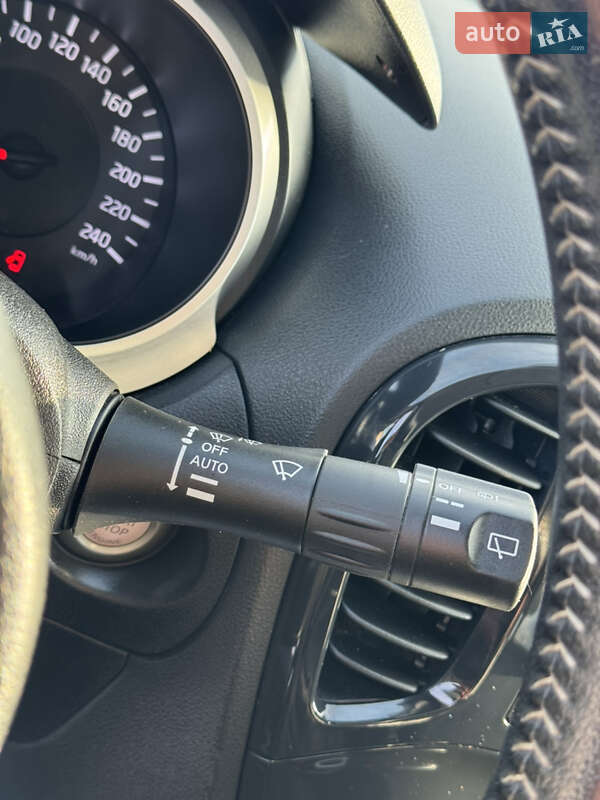 Внедорожник / Кроссовер Nissan Juke 2012 в Полтаве