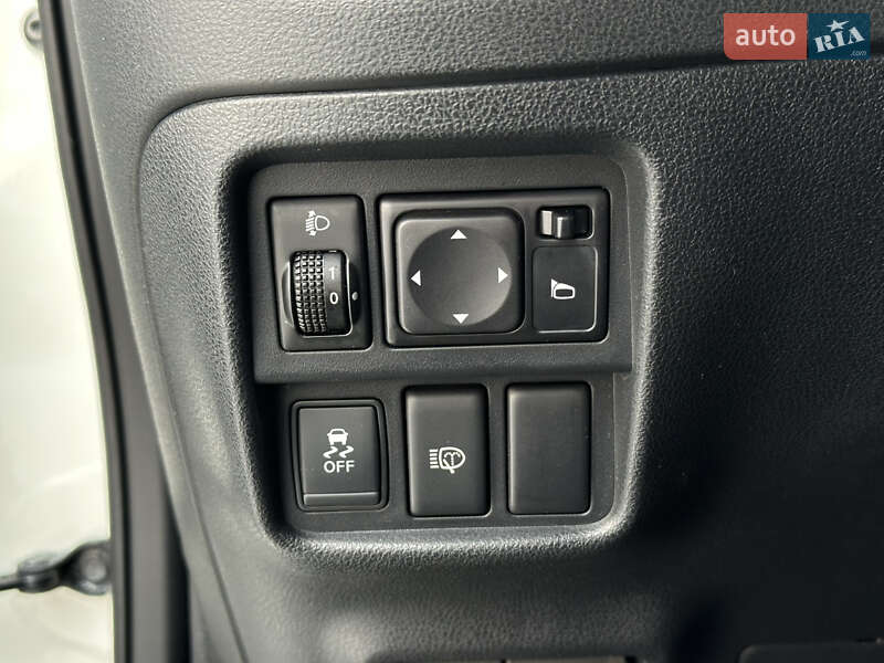 Внедорожник / Кроссовер Nissan Juke 2013 в Харькове